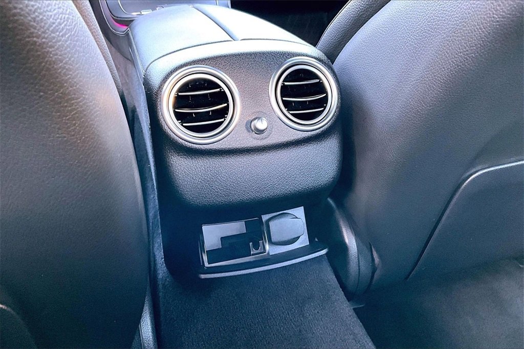 Used 2022 Mercedes-Benz E 350 Sedan image 10