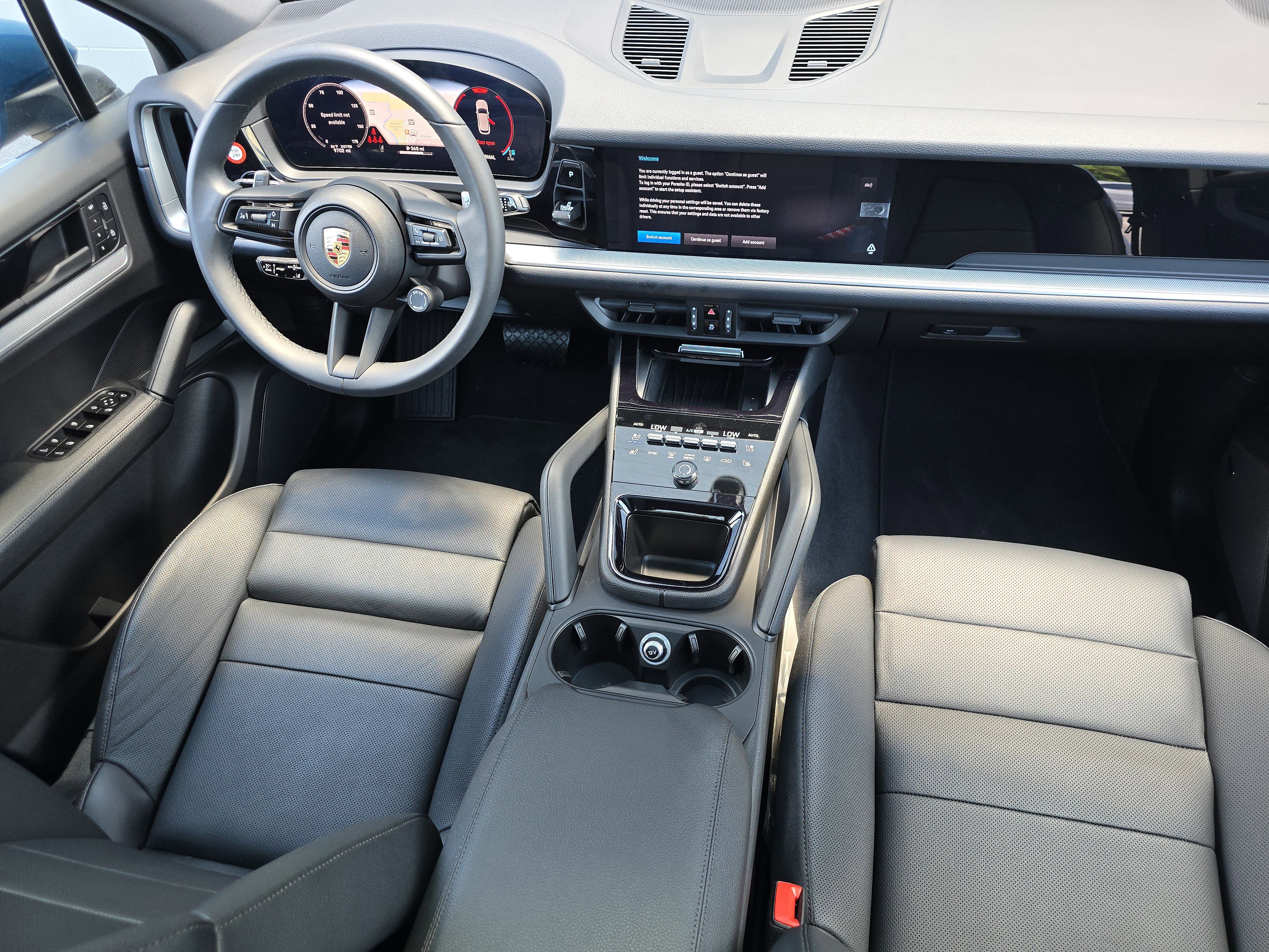 Certified 2025 Porsche Cayenne image 30