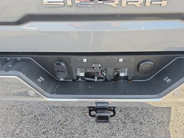 Used 2021 GMC Sierra 1500 SLT w/ SLT Premium Plus Package RWD image 17