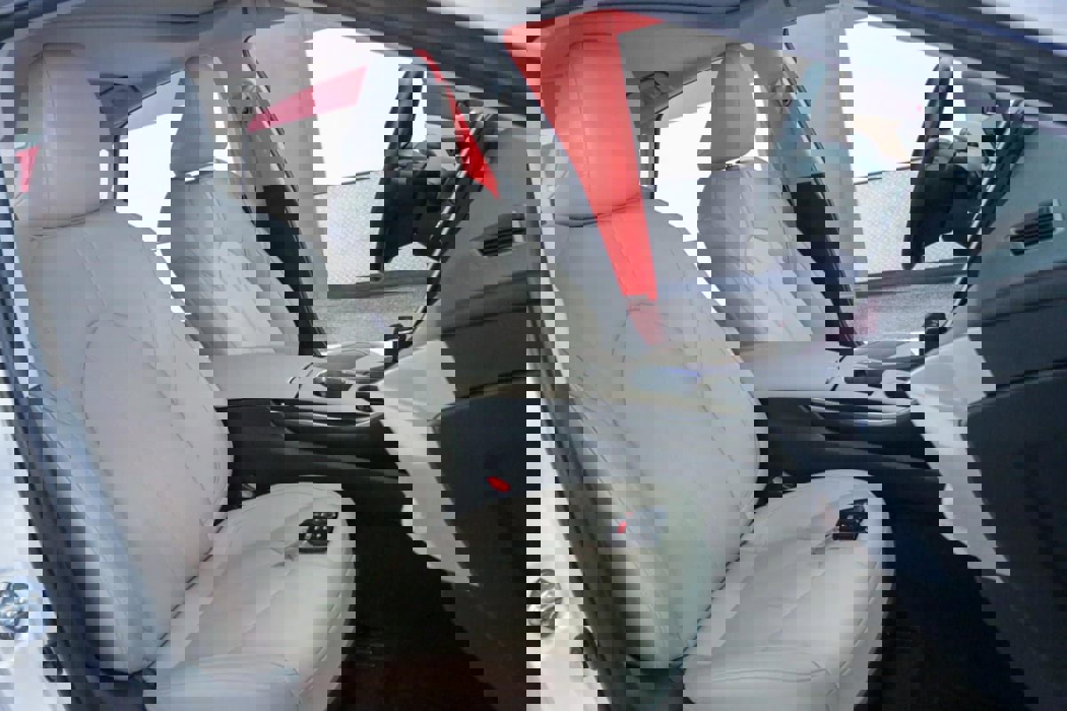 Used 2021 Toyota Avalon XLE w/ Moonroof Package image 25