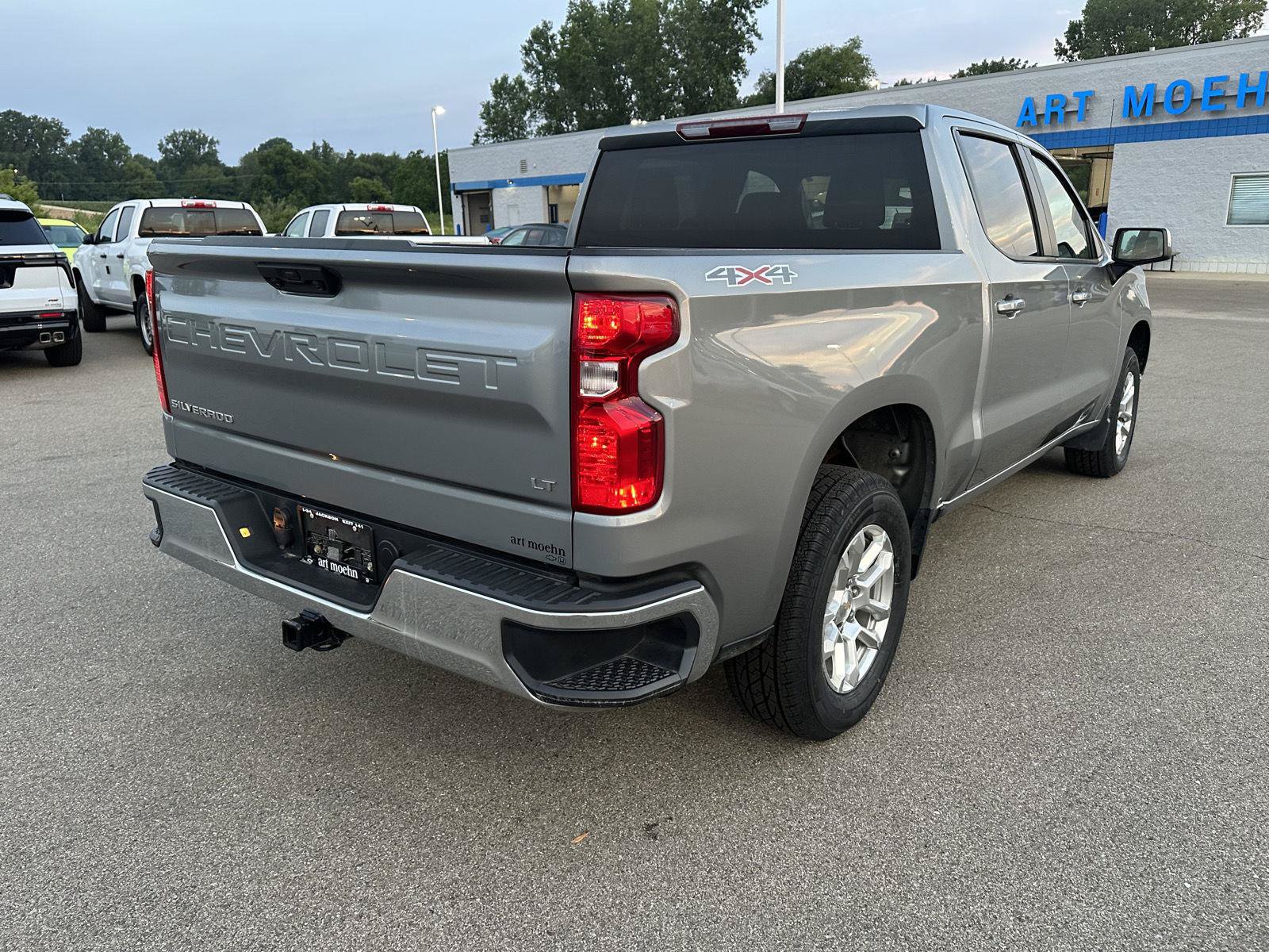 Used 2024 Chevrolet Silverado 1500 LT AWD/4WD image 8
