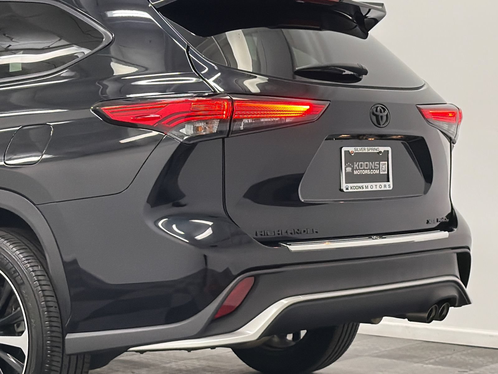 Used 2022 Toyota Highlander XSE AWD/4WD image 7
