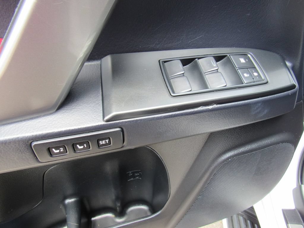 Used 2023 Lexus GX 460 Luxury w/ Accessory Package AWD/4WD image 13