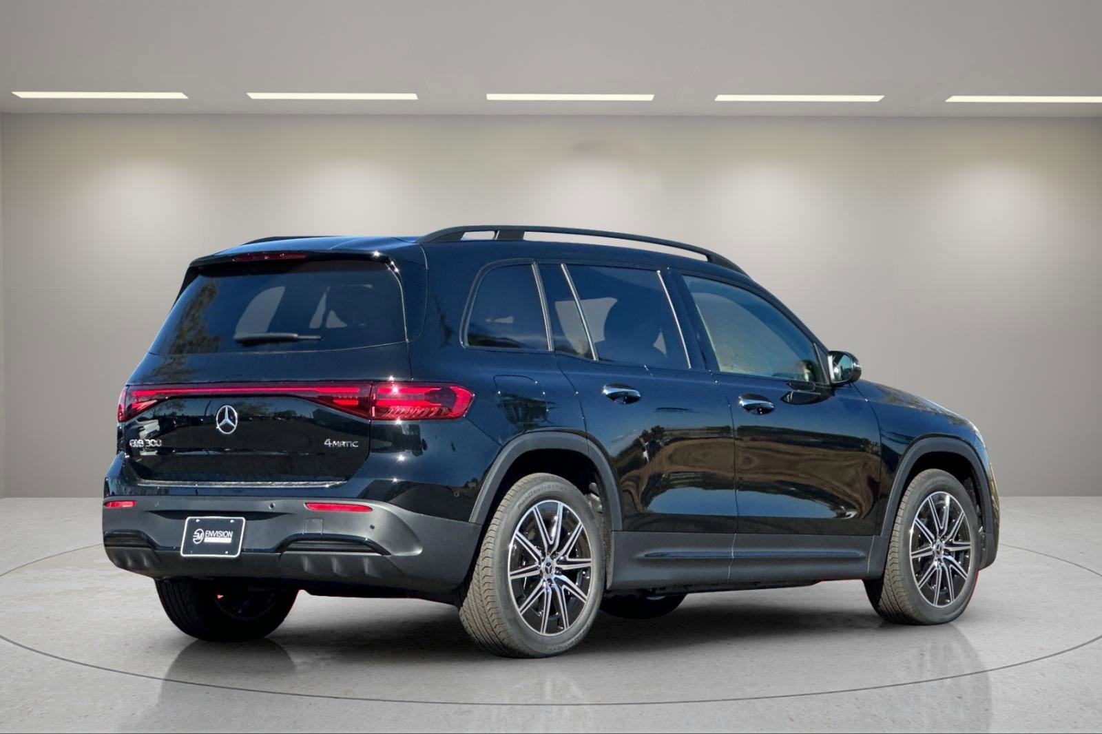 Used 2024 Mercedes-Benz EQB 300 4MATIC image 4