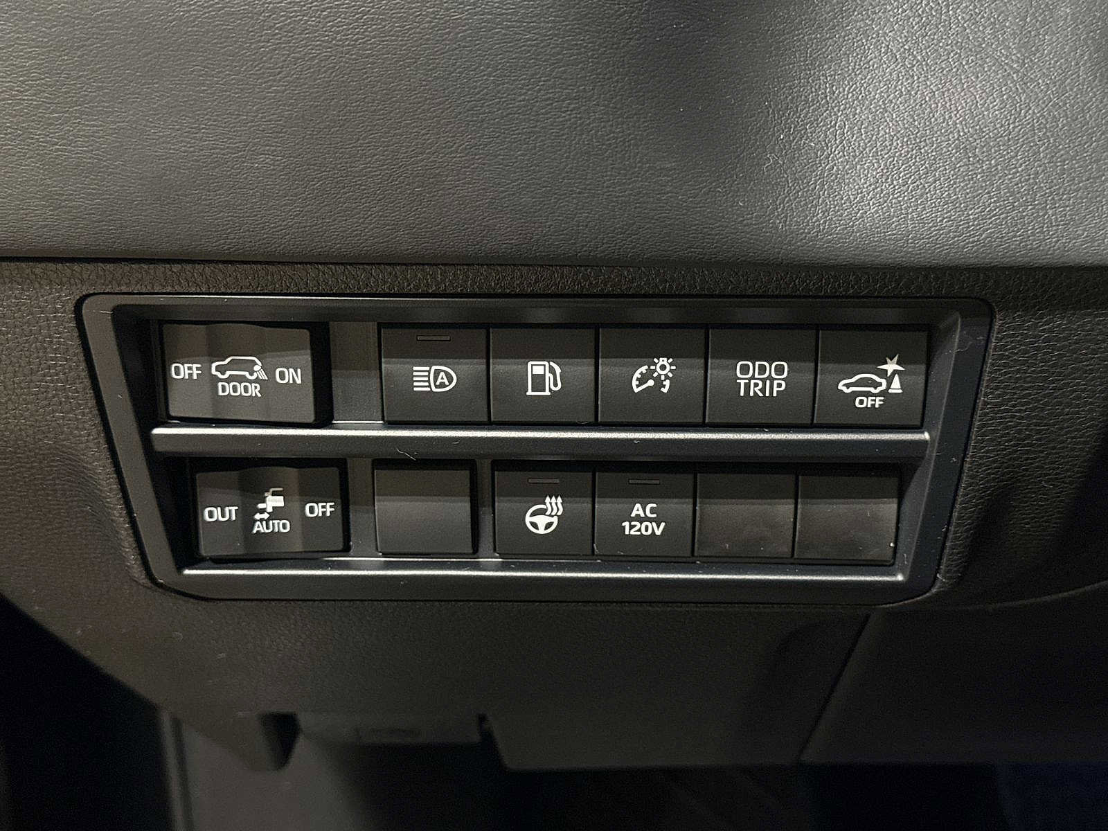 Used 2024 Toyota Sequoia Platinum image 33