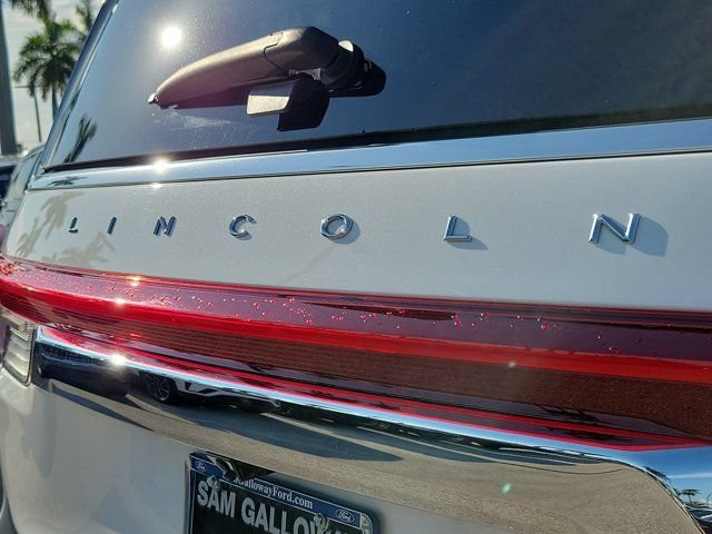Certified 2023 Lincoln Navigator Reserve AWD/4WD image 7