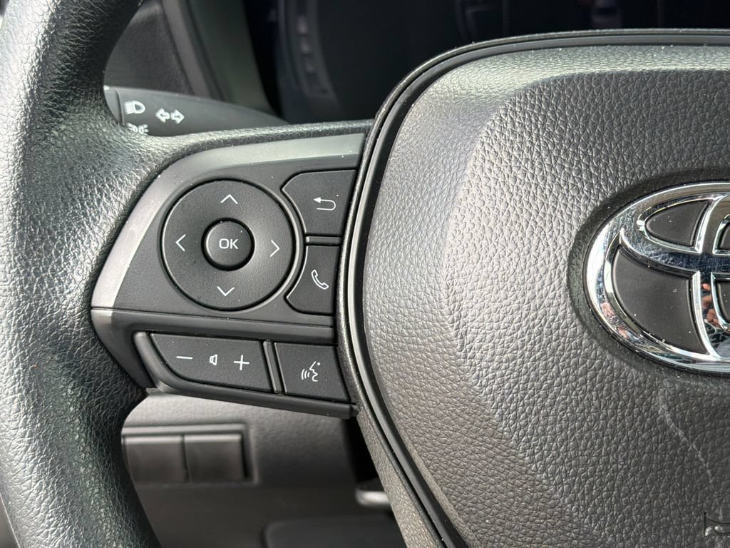 Used 2026 Toyota Corolla LE FWD image 29