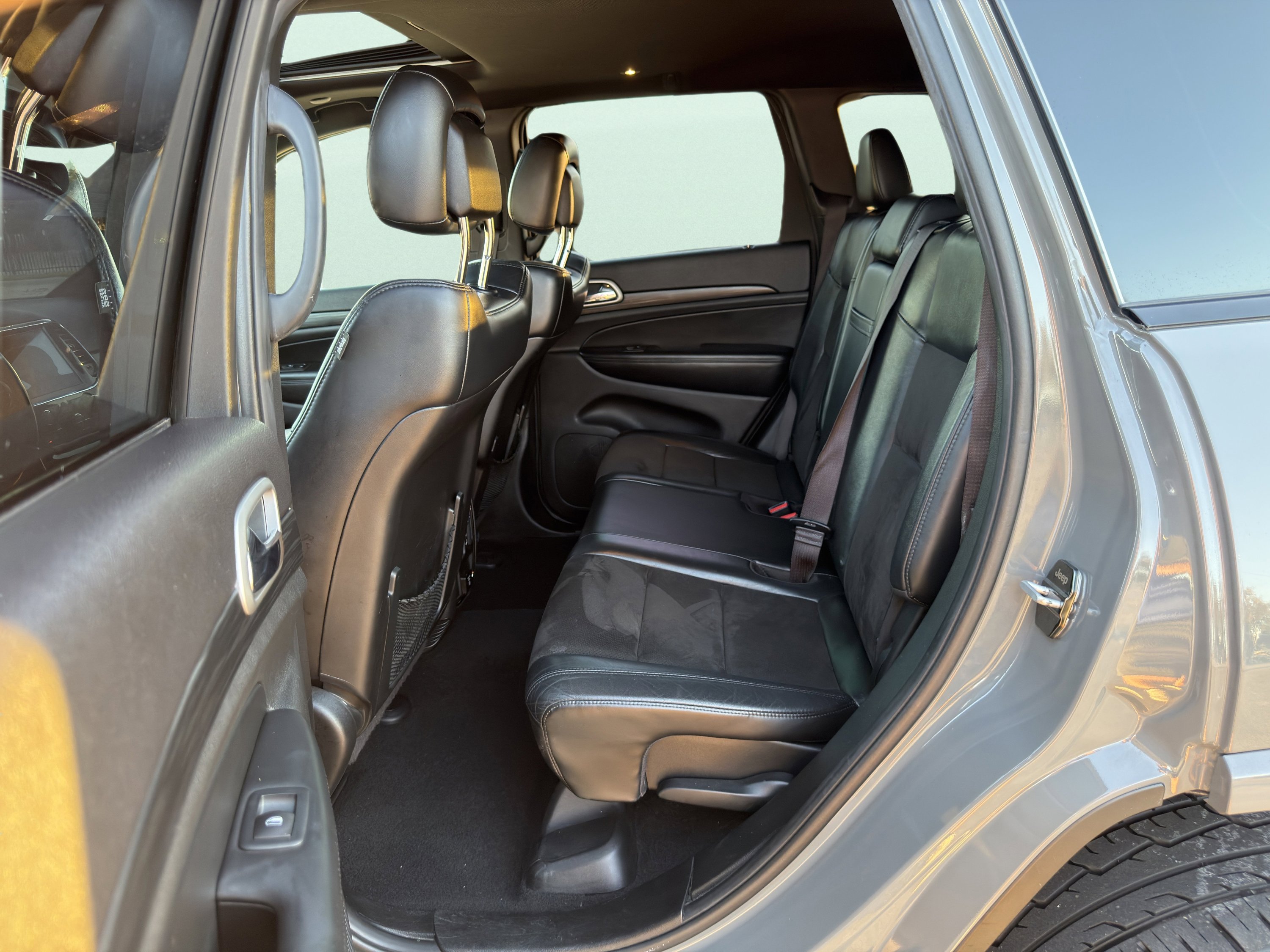 Used 2020 Jeep Grand Cherokee Altitude image 17