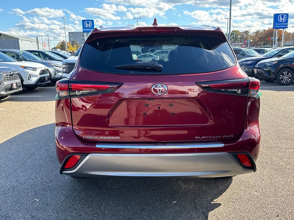 New 2026 Toyota Highlander Platinum image 6