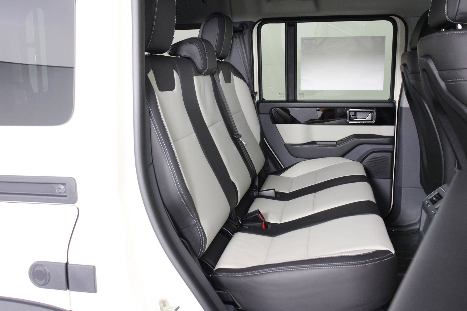 New 2025 INEOS Grenadier Fieldmaster Edition image 13