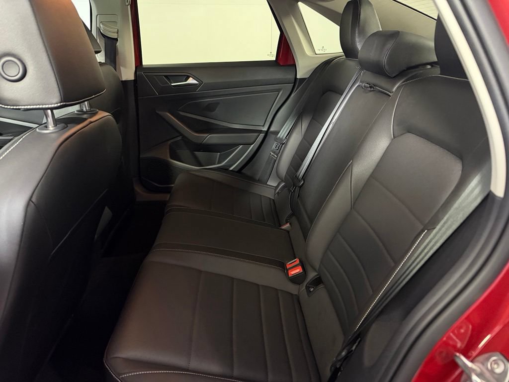 Used 2023 Volkswagen Jetta SE w/ Panoramic Sunroof Package FWD image 17