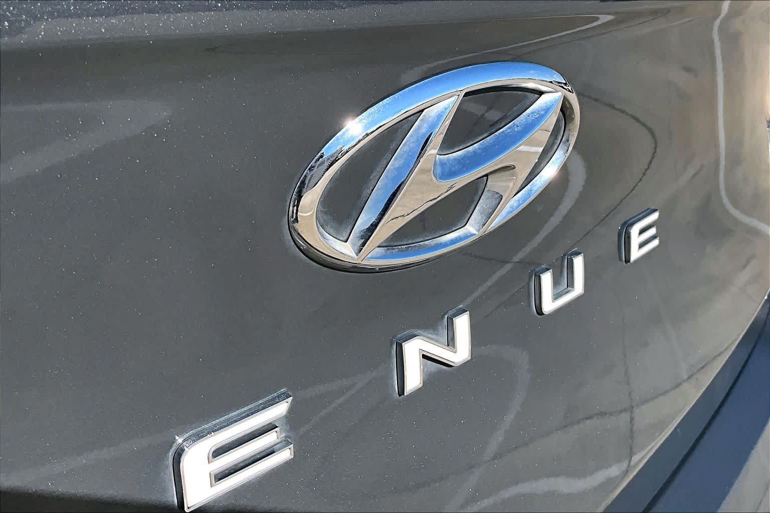 Certified 2023 Hyundai Venue SEL FWD image 10