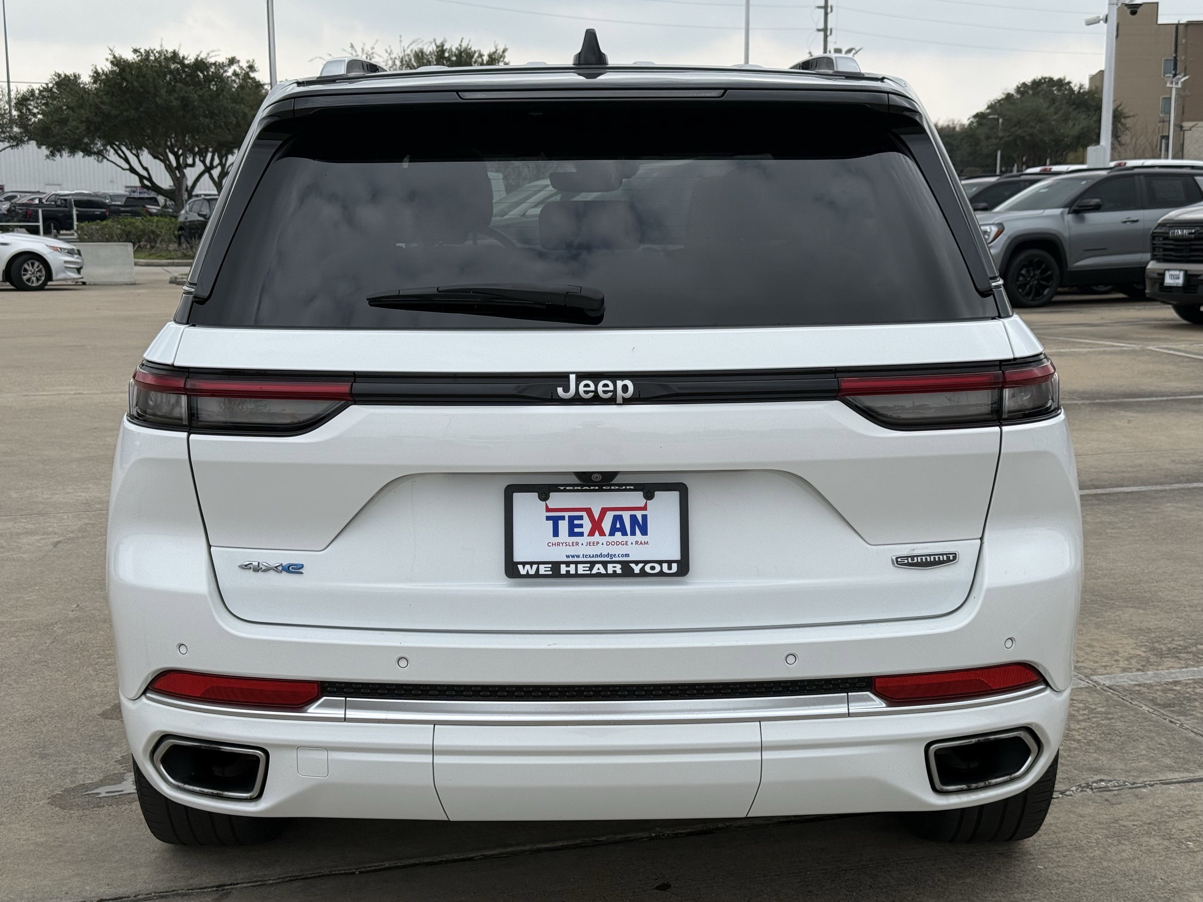 Used 2022 Jeep Grand Cherokee Summit w/ Luxury Tech Group V image 6