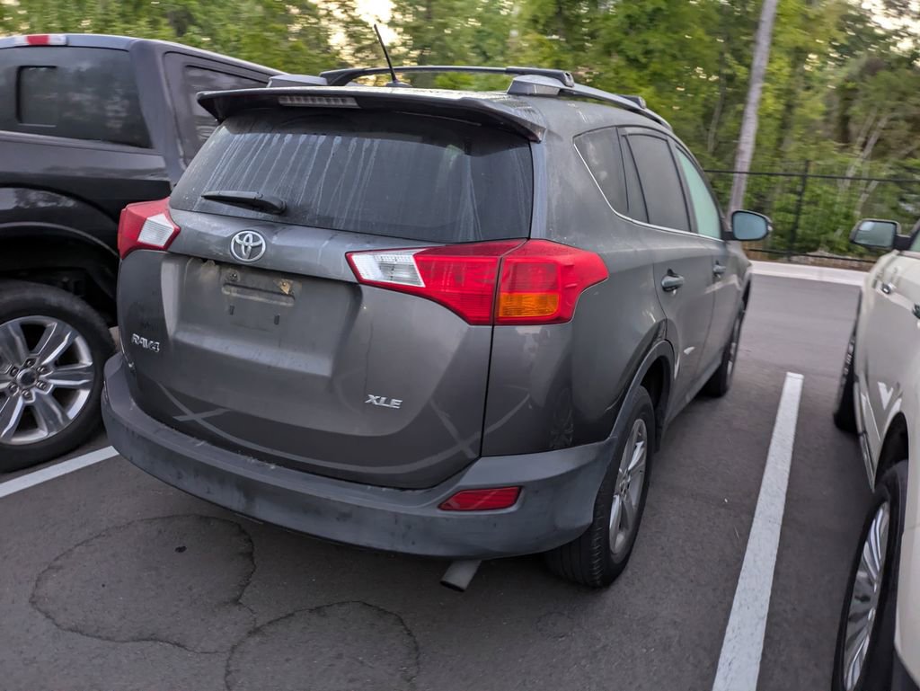 Used 2015 Toyota RAV4 XLE FWD image 7