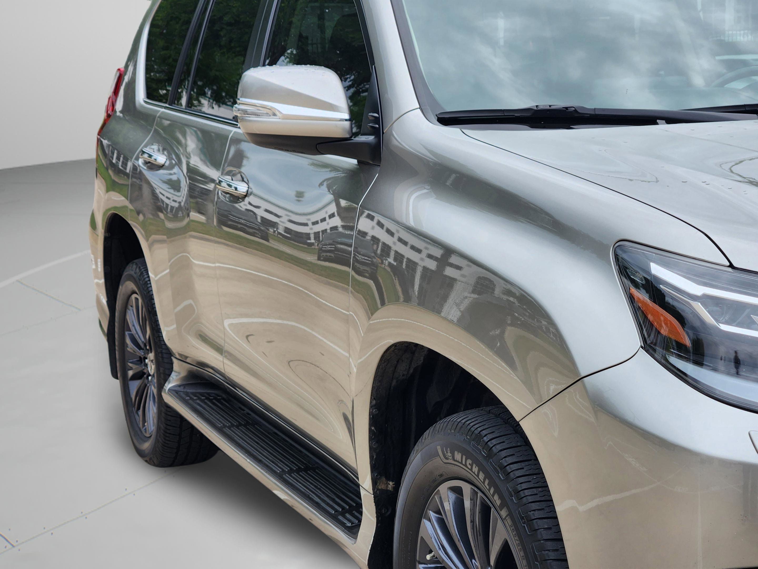 Used 2022 Lexus GX 460 Premium w/ Accessory Package AWD/4WD image 40