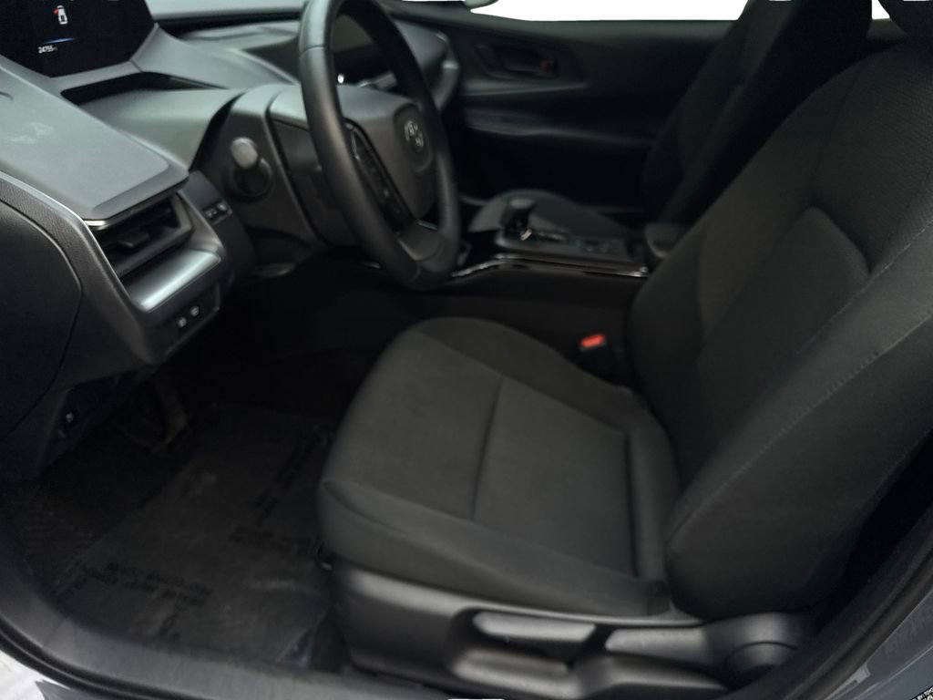 Used 2025 Toyota Prius LE FWD image 27