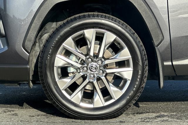 Used 2024 Toyota RAV4 Limited image 30