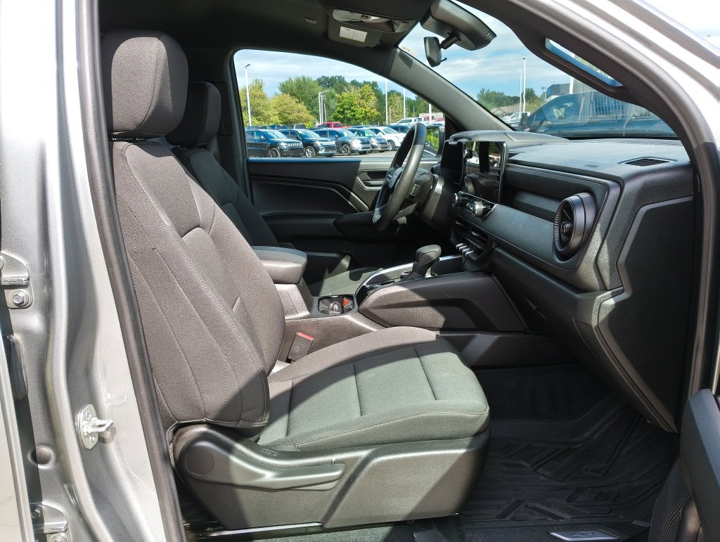 Used 2025 Chevrolet Colorado Trail Boss AWD/4WD image 10