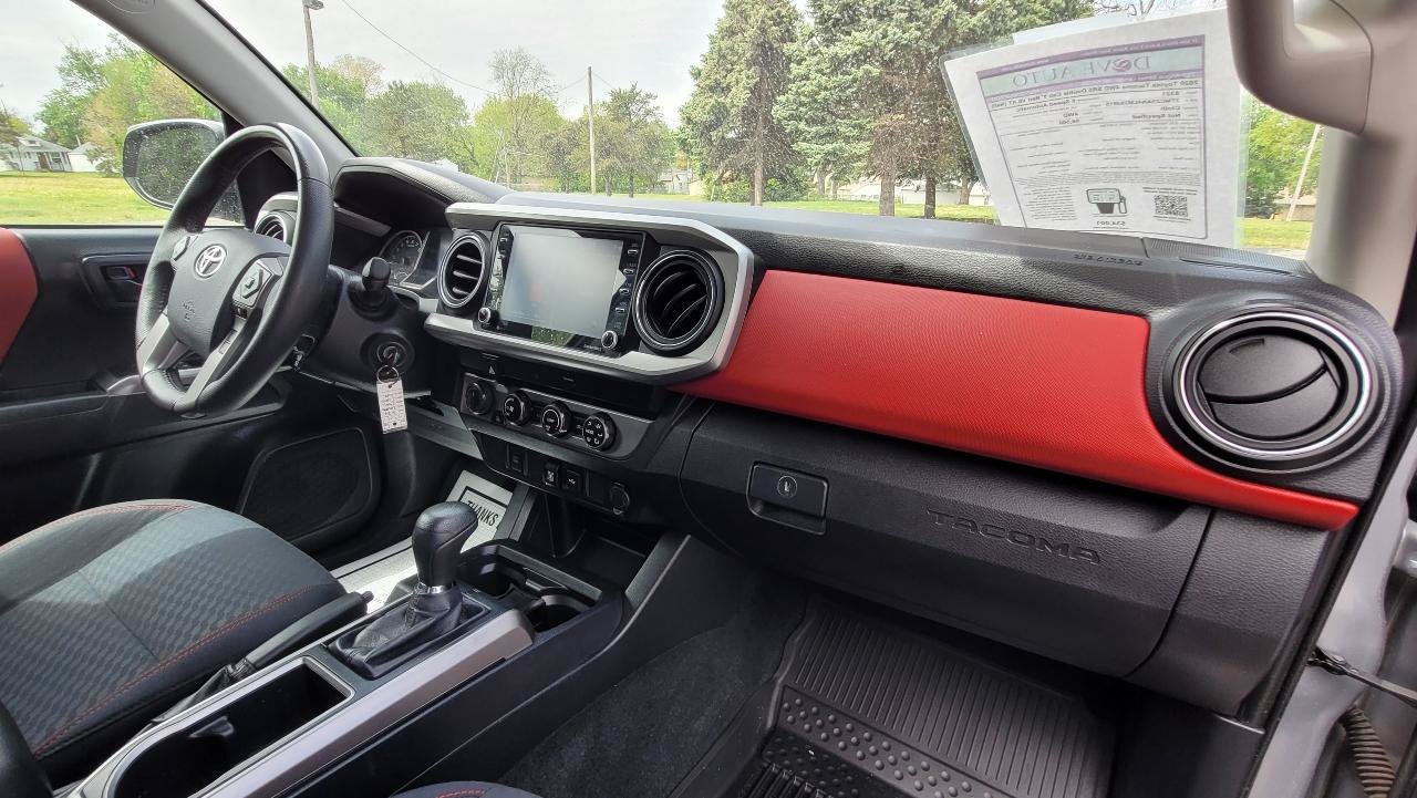 Used 2020 Toyota Tacoma SR5 AWD/4WD image 20
