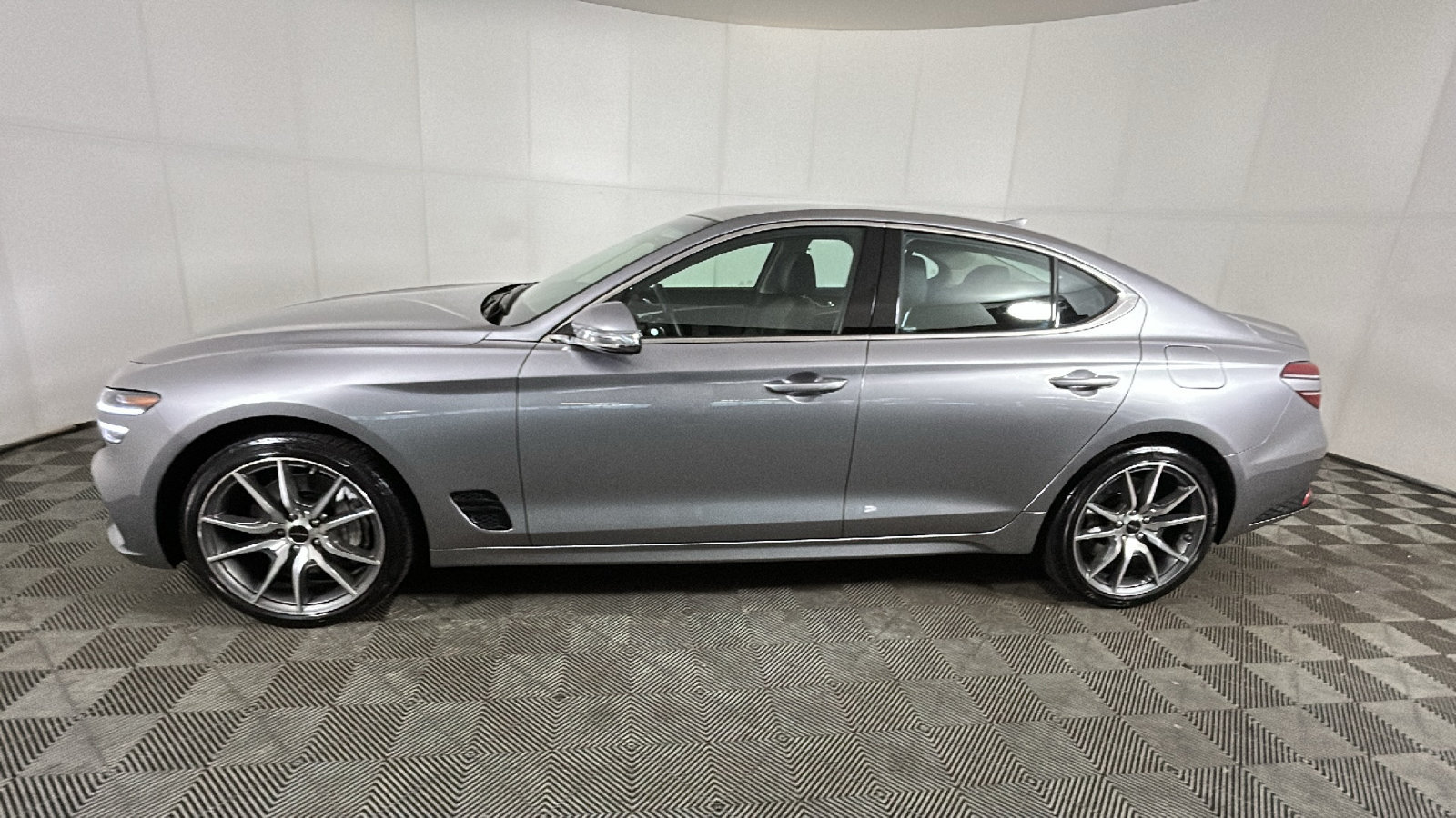 Used 2026 Genesis G70 2.5T AWD/4WD image 6