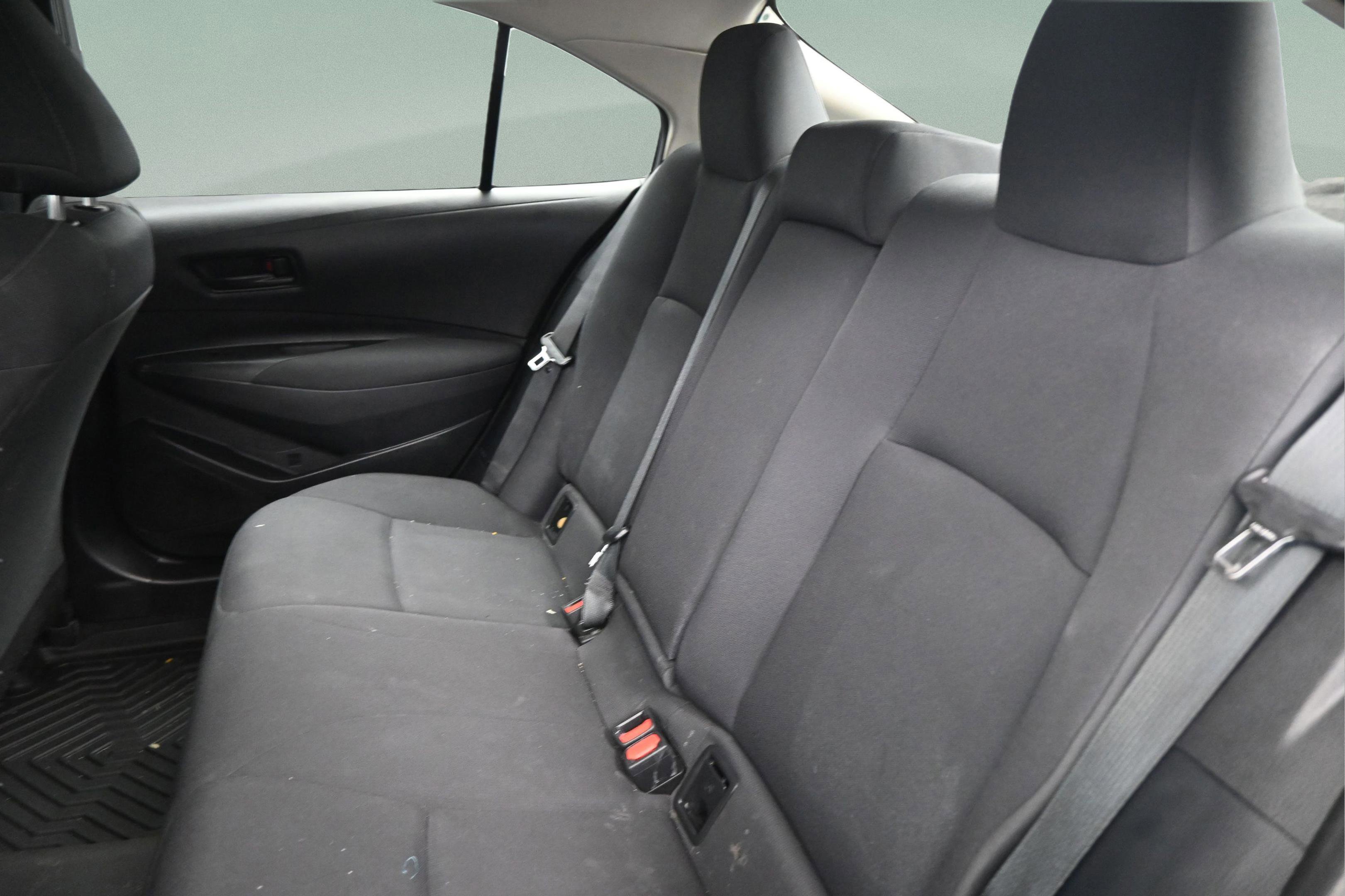 Used 2022 Toyota Corolla LE FWD image 34