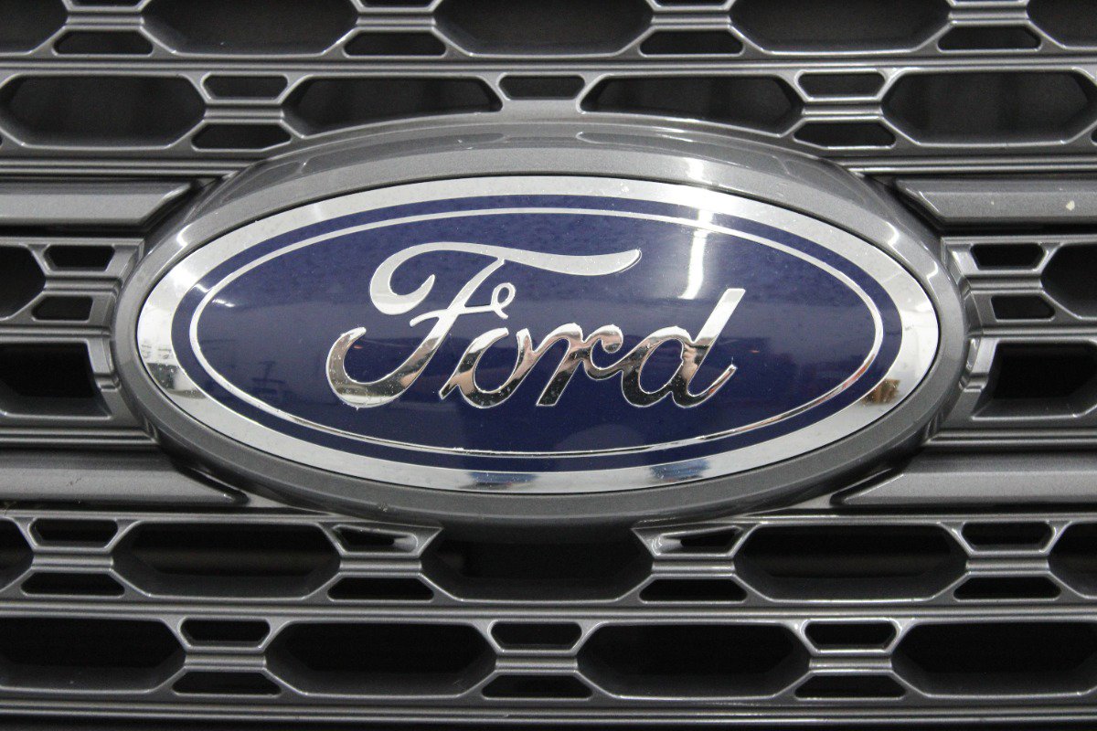 Used 2021 Ford Explorer XLT w/ Equipment Group 202A AWD/4WD image 31