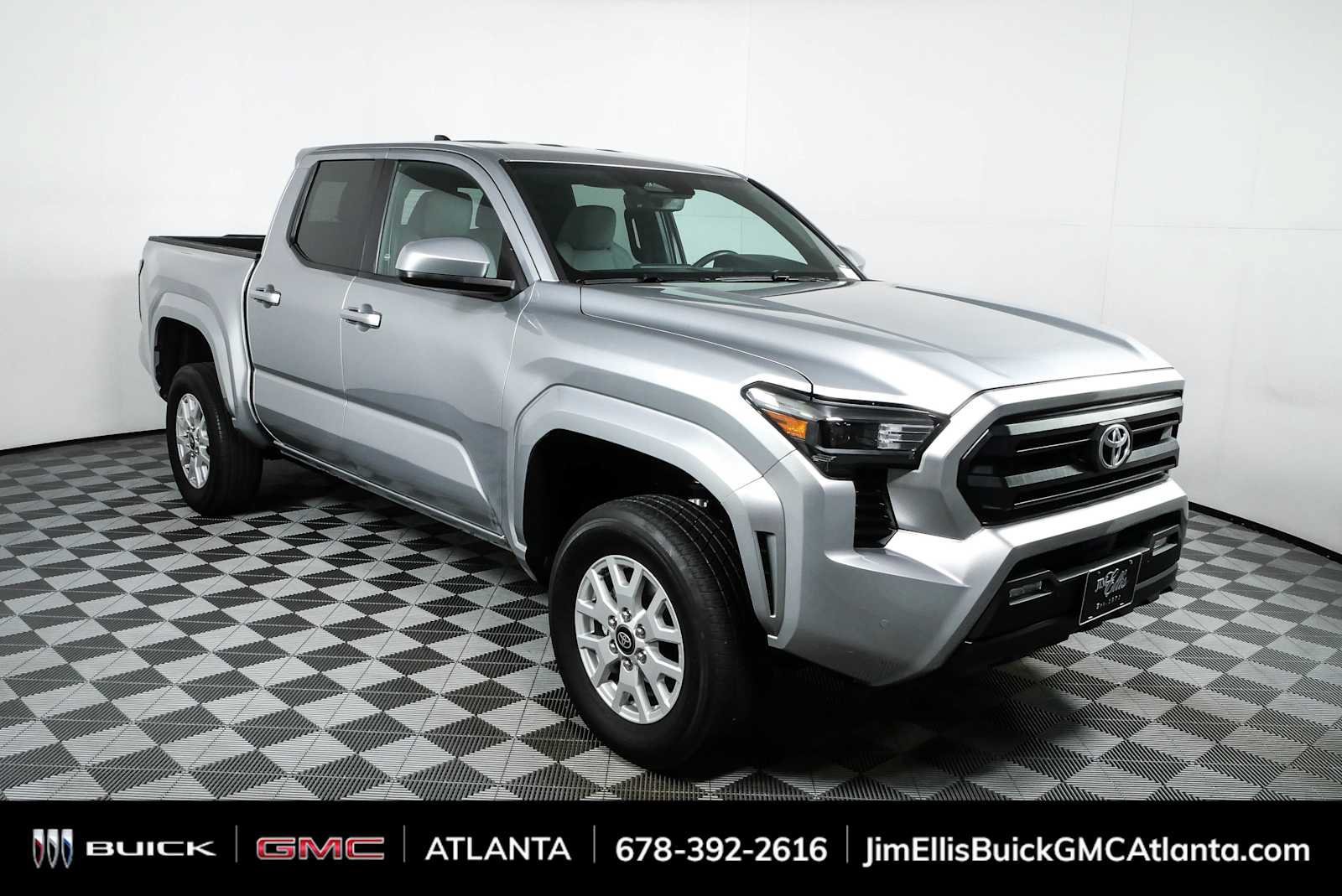 Used 2024 Toyota Tacoma SR5 AWD/4WD image 1