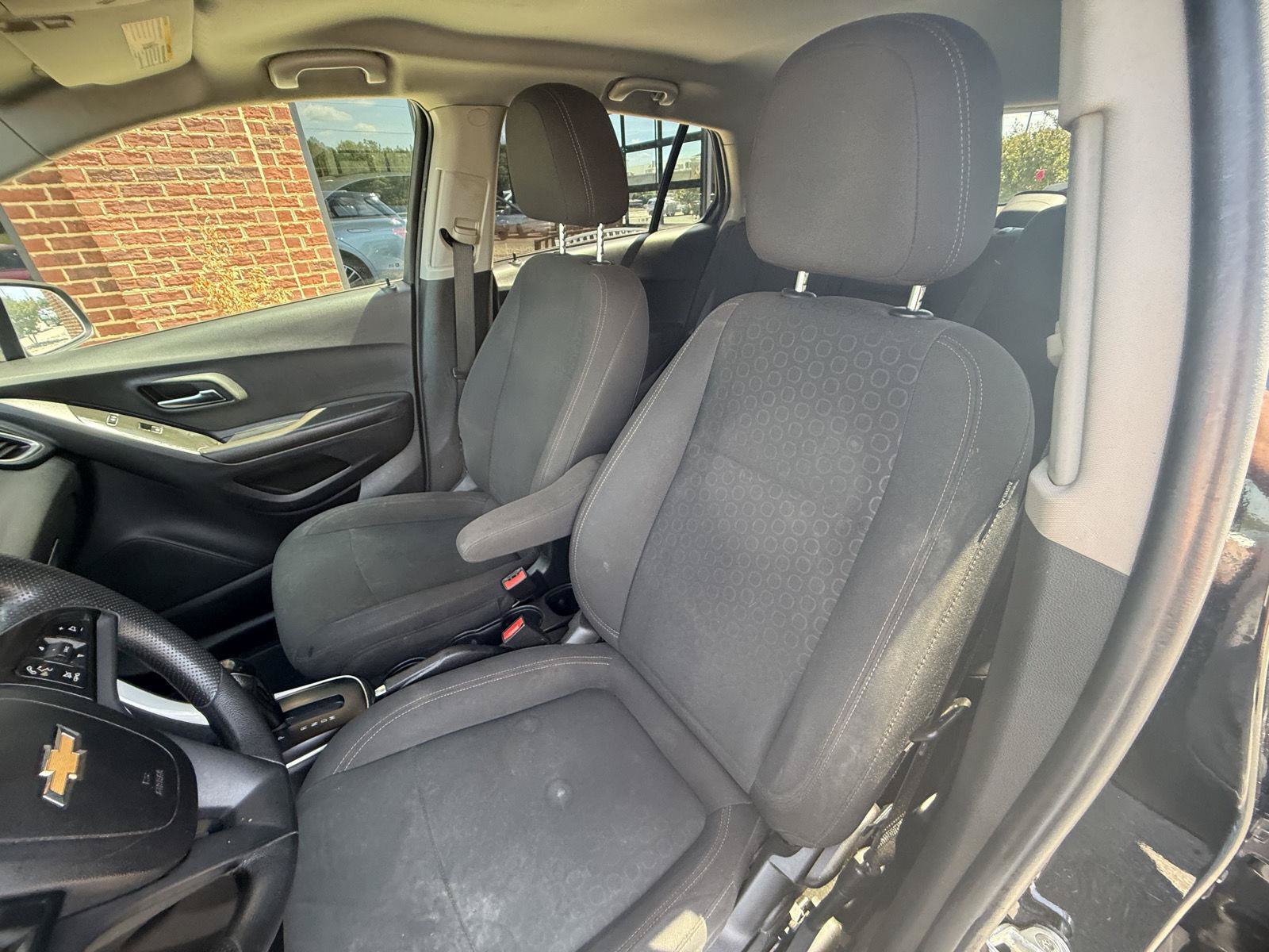 Used 2021 Chevrolet Trax LS w/ Tint and Cruise Package FWD image 13