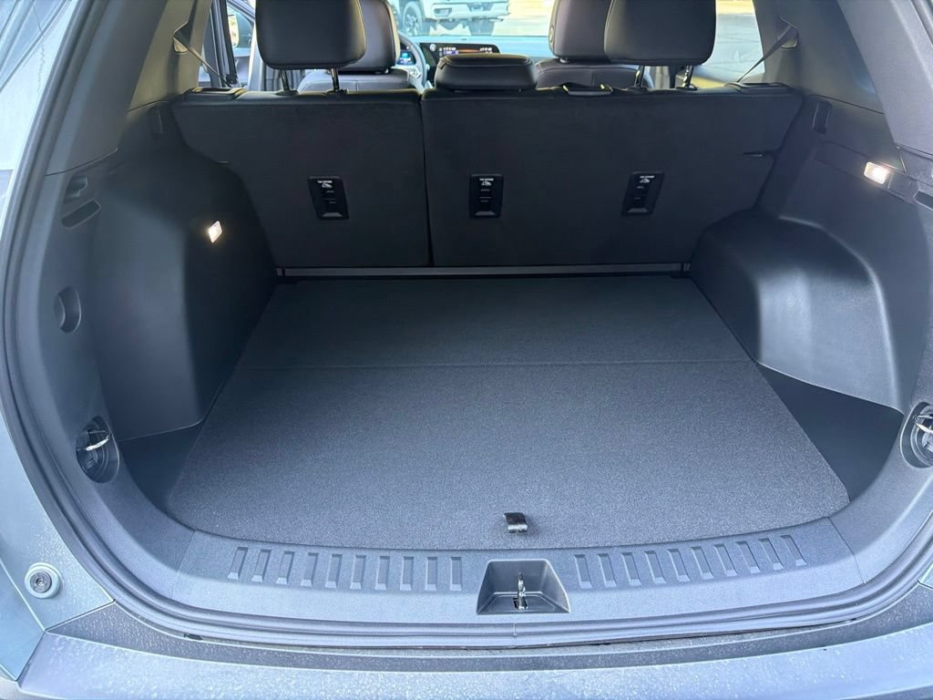 New 2026 Chevrolet Equinox LT w/ Convenience Package II FWD image 13