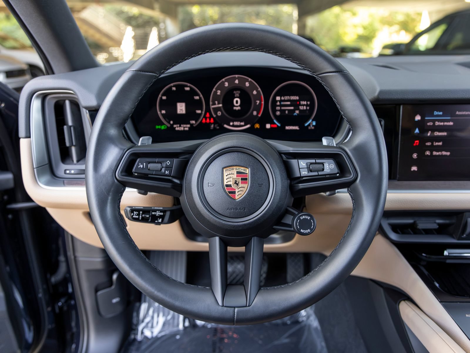 Certified 2025 Porsche Cayenne AWD/4WD image 35