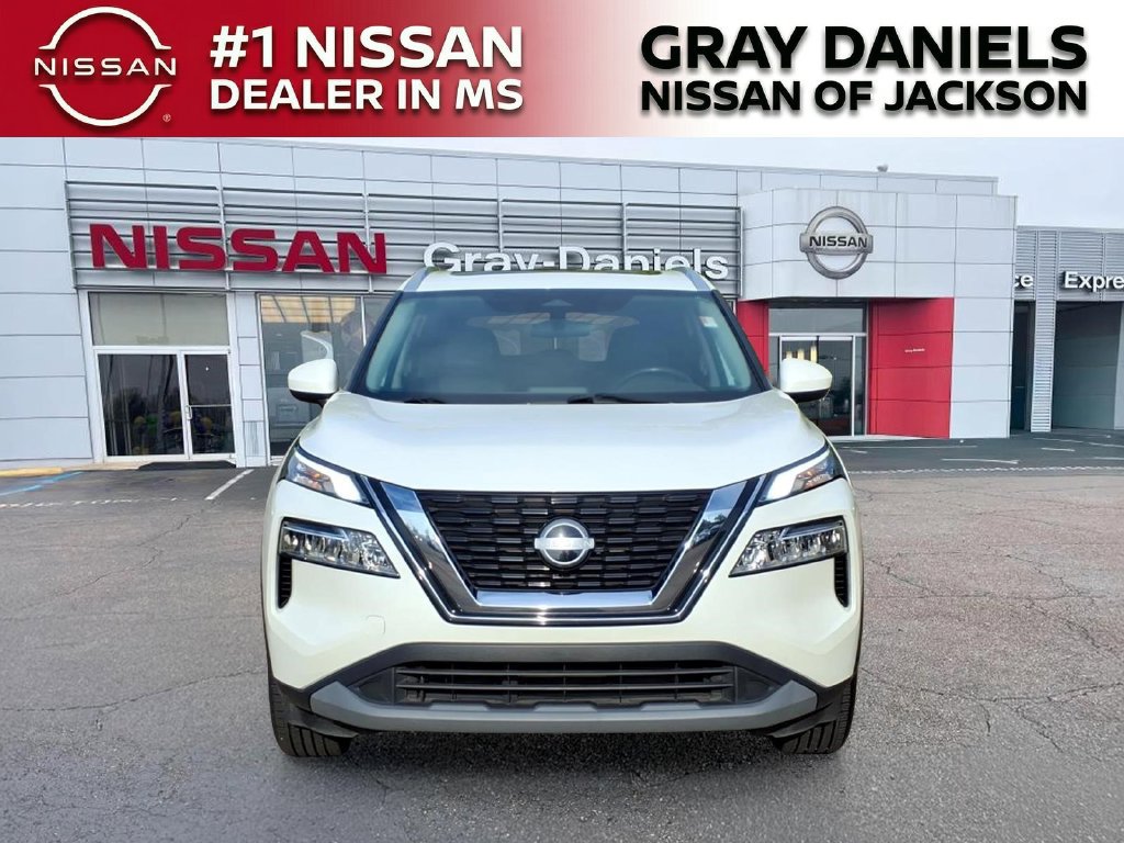 Used 2023 Nissan Rogue SV w/ SV Premium B Package FWD image 2