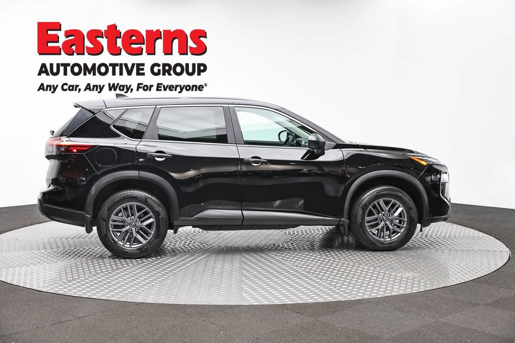 Used 2024 Nissan Rogue S AWD/4WD image 4