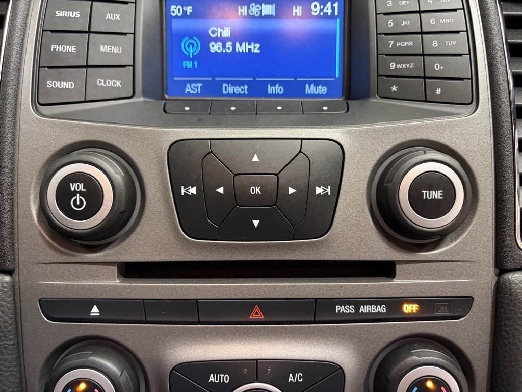 Used 2018 Ford Taurus SEL image 15