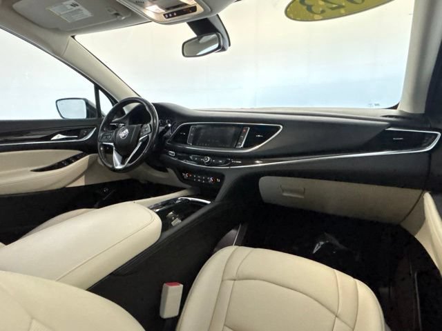 Used 2023 Buick Enclave Essence AWD/4WD image 32