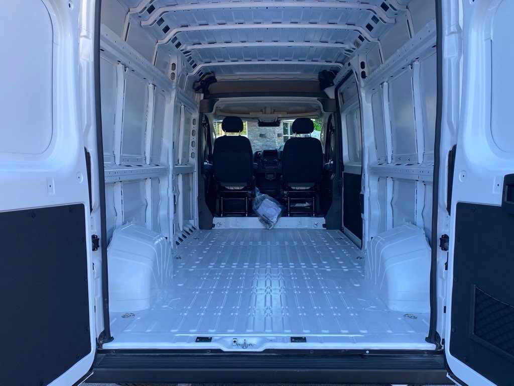 Used 2025 RAM ProMaster 2500 w/ Storage Group image 19