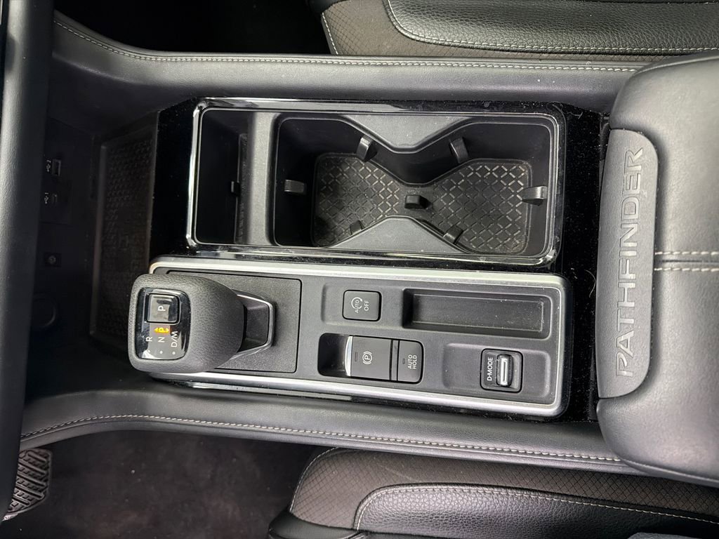 Used 2023 Nissan Pathfinder SL w/ SL Premium Package FWD image 32