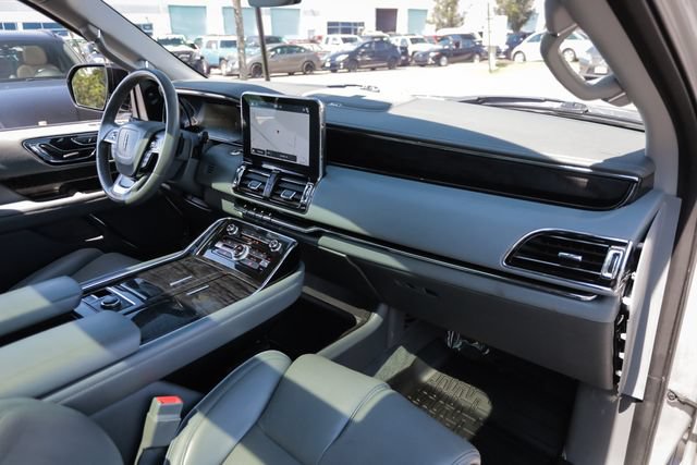 Used 2018 Lincoln Navigator L Select w/ Technology Package AWD/4WD image 65