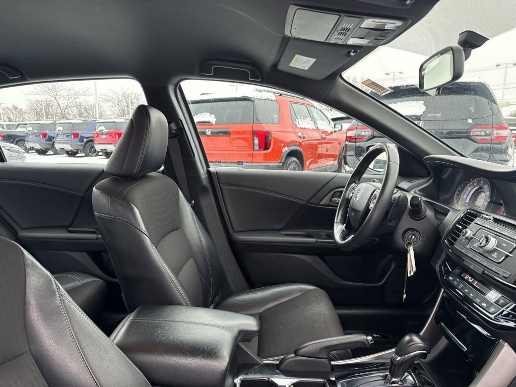 Certified 2017 Honda Accord Sport image 17