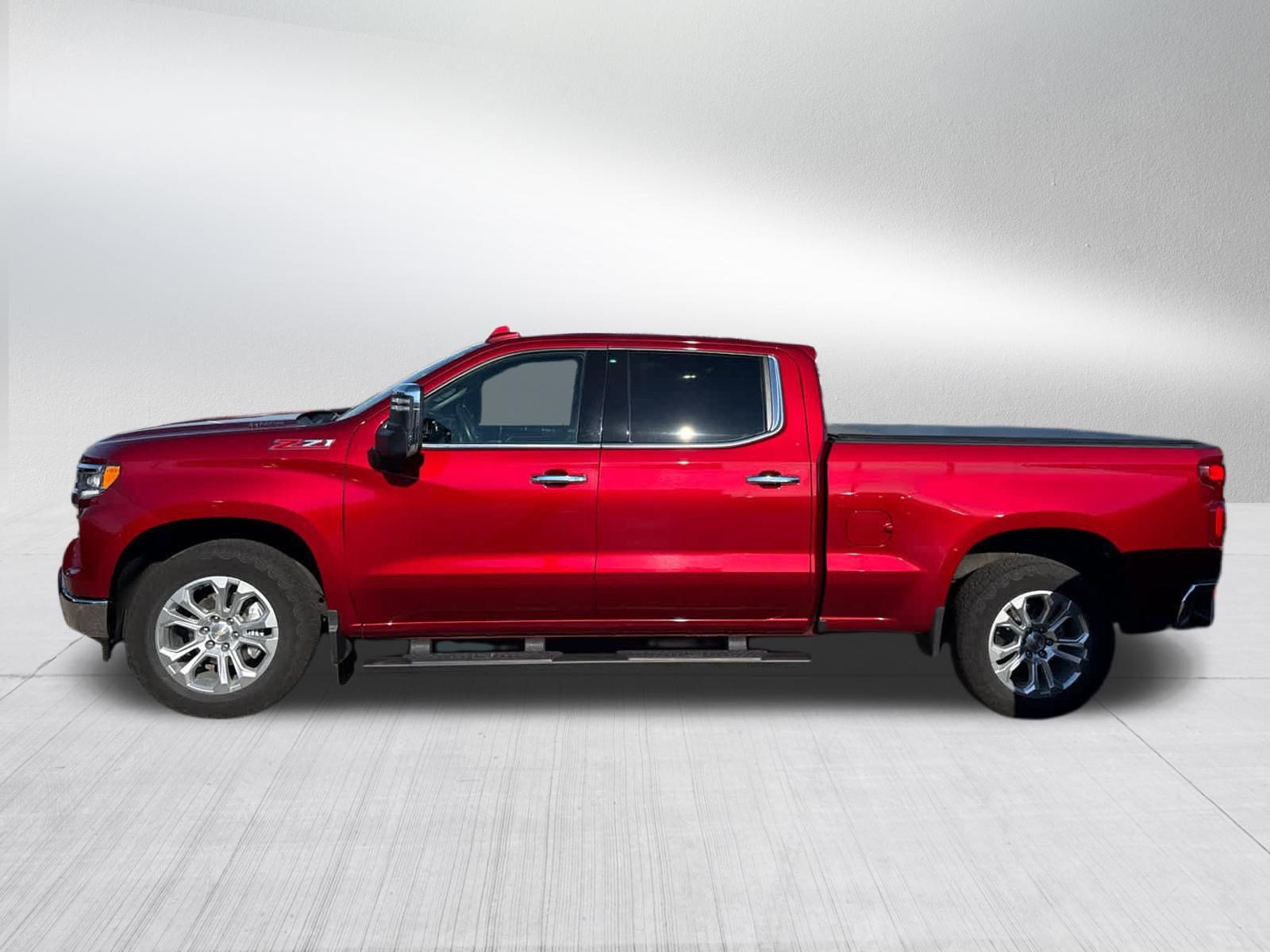 Used 2024 Chevrolet Silverado 1500 LTZ AWD/4WD image 4