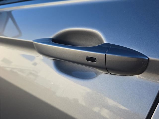 Used 2023 Volkswagen Tiguan SE R-Line image 8