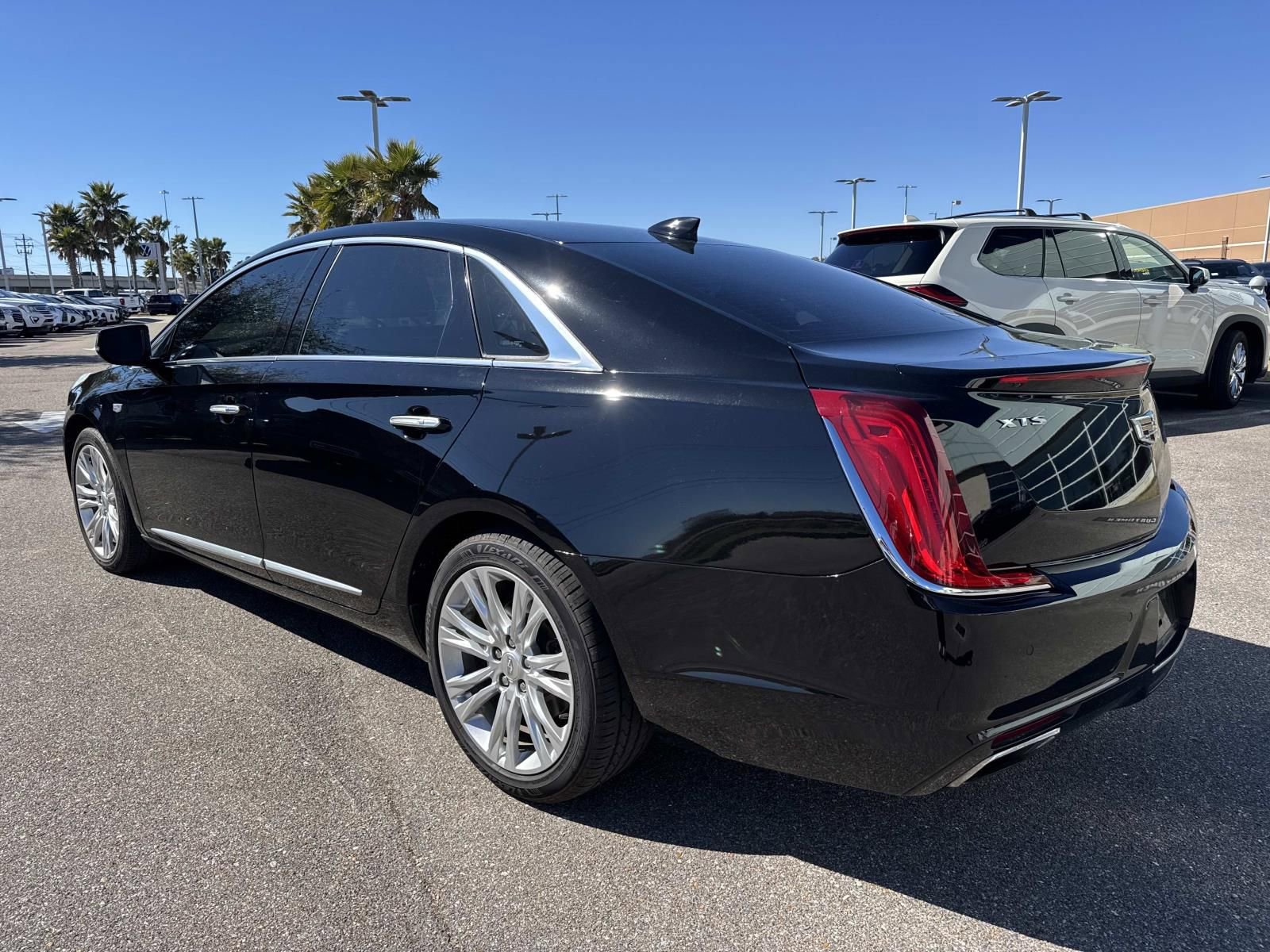 Used 2019 Cadillac XTS Luxury image 7