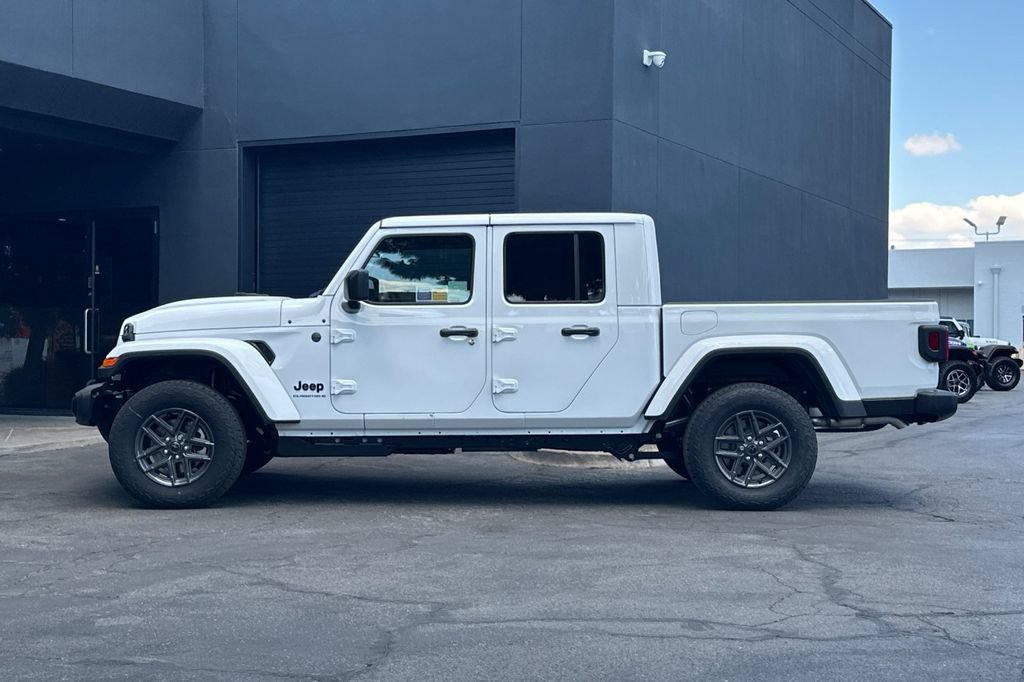 New 2026 Jeep Gladiator Sport AWD/4WD image 7