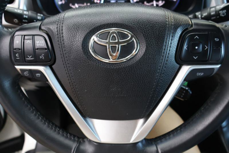 Used 2016 Toyota Highlander Plus AWD/4WD image 20