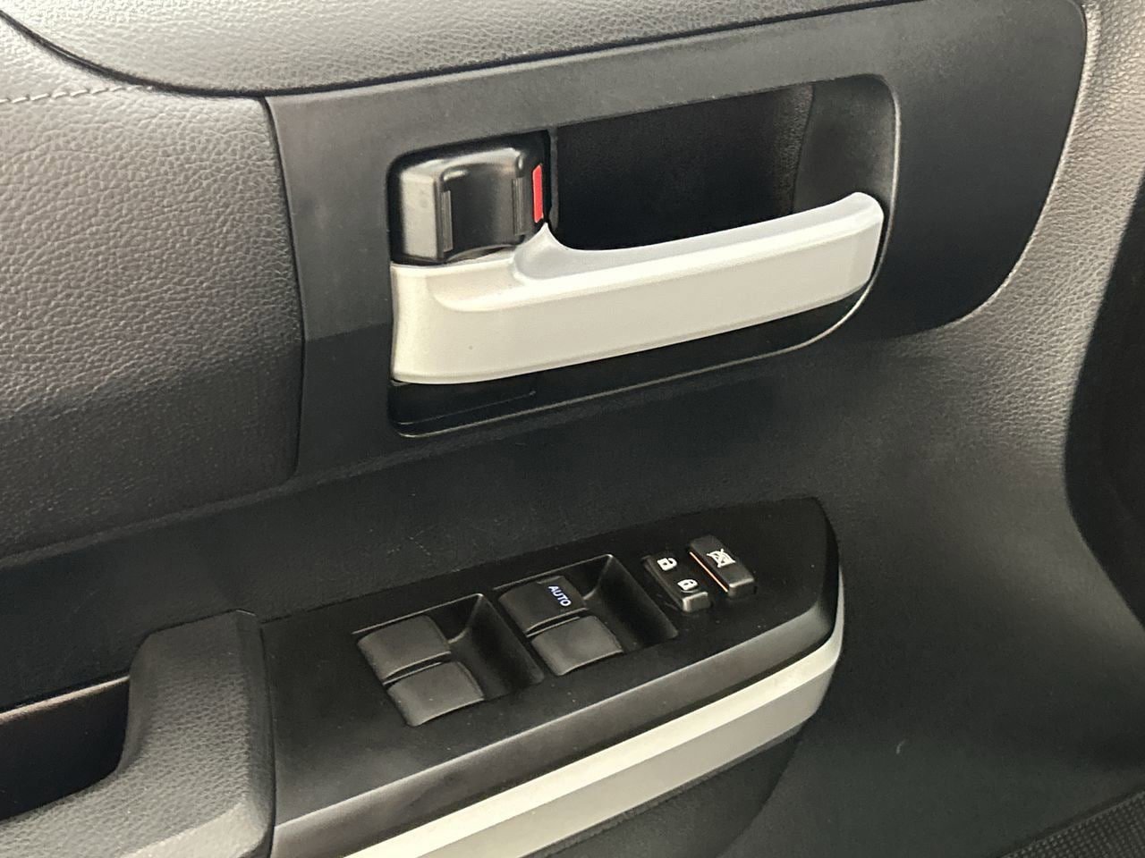 Used 2017 Toyota Tundra SR5 image 18