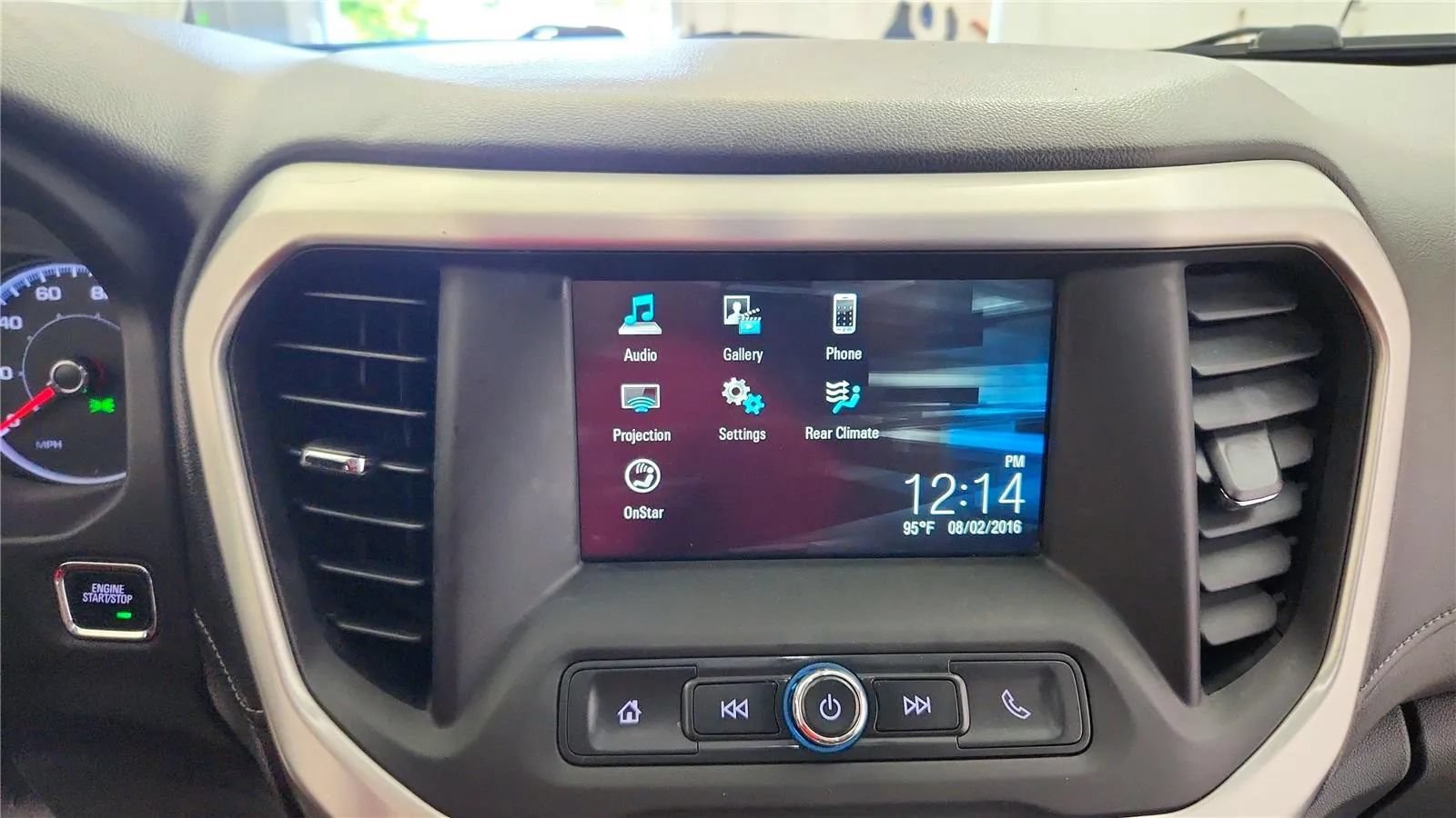 Used 2017 GMC Acadia SLE FWD image 24