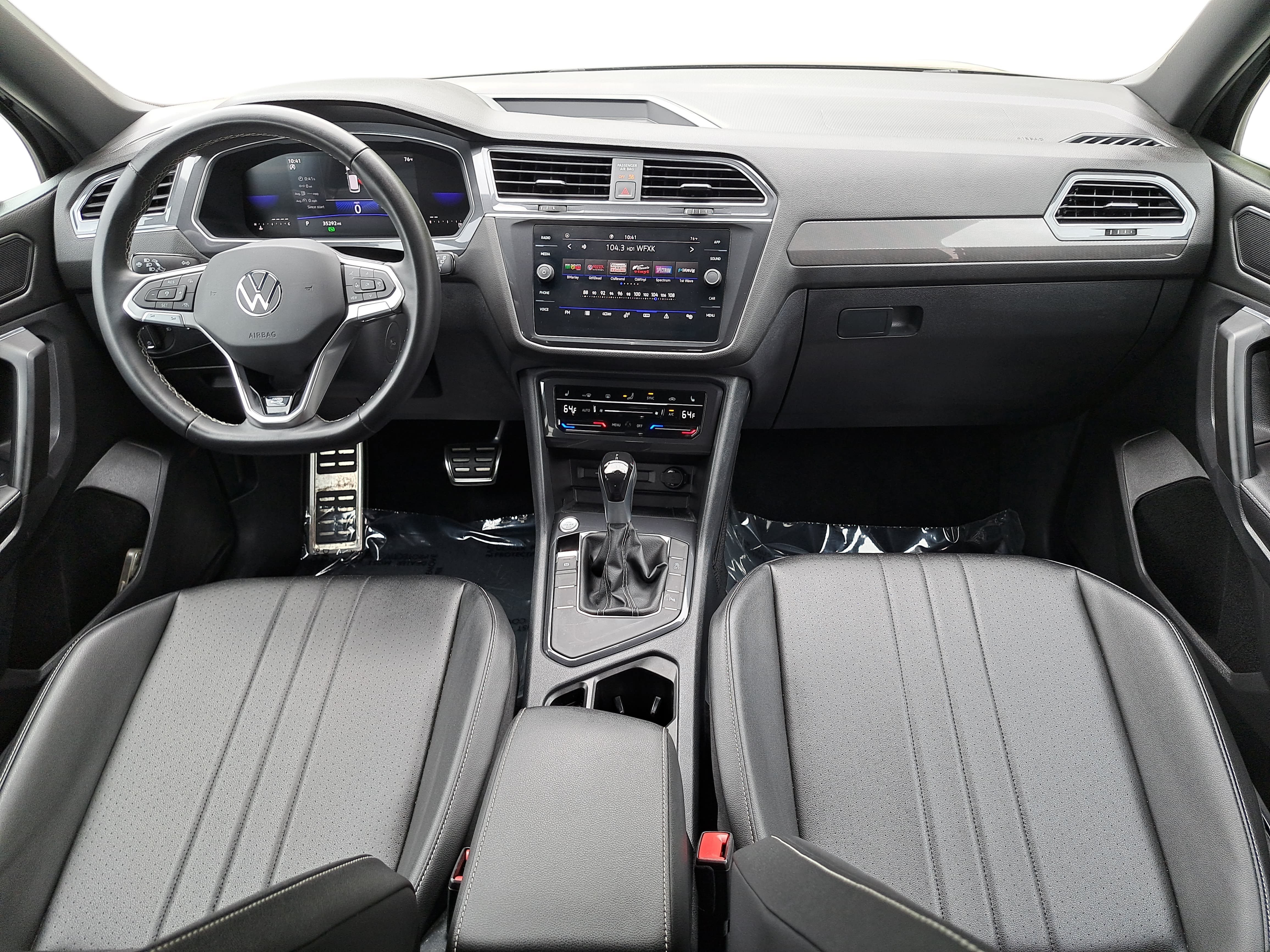 Used 2023 Volkswagen Tiguan SE R-Line FWD image 9