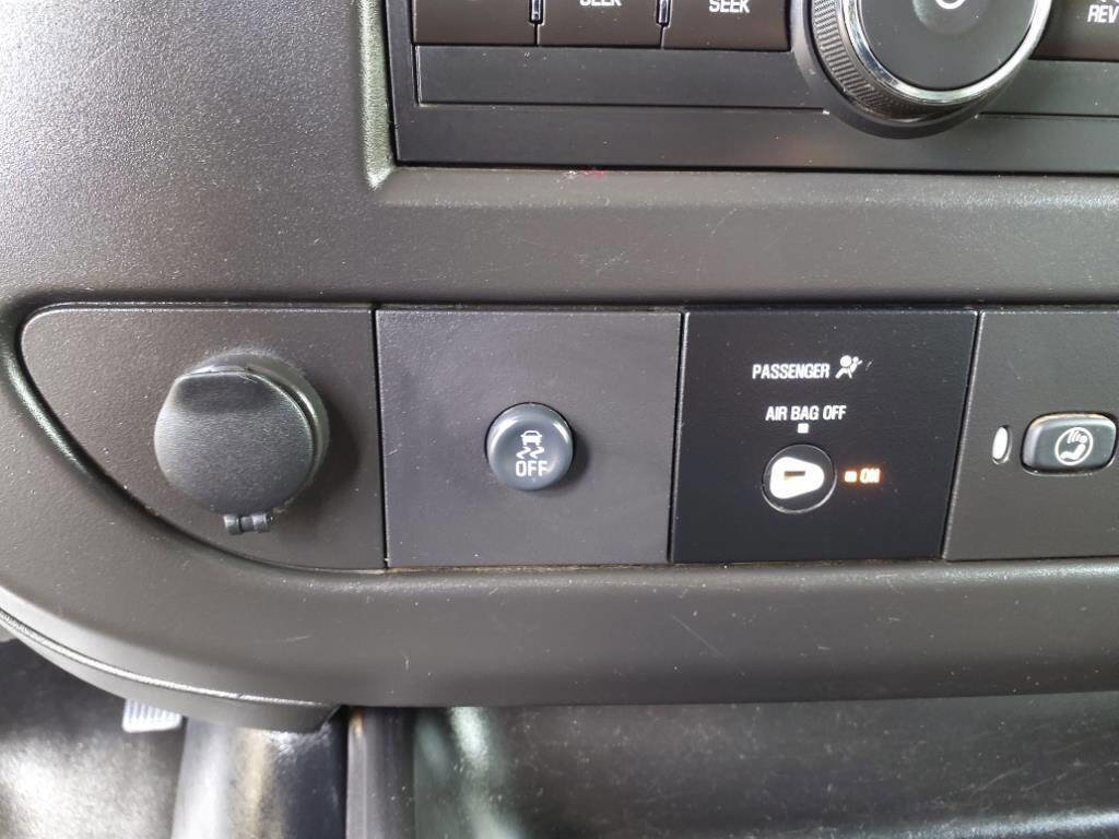 Used 2018 Chevrolet Express 2500 w/ Driver Convenience Package image 23