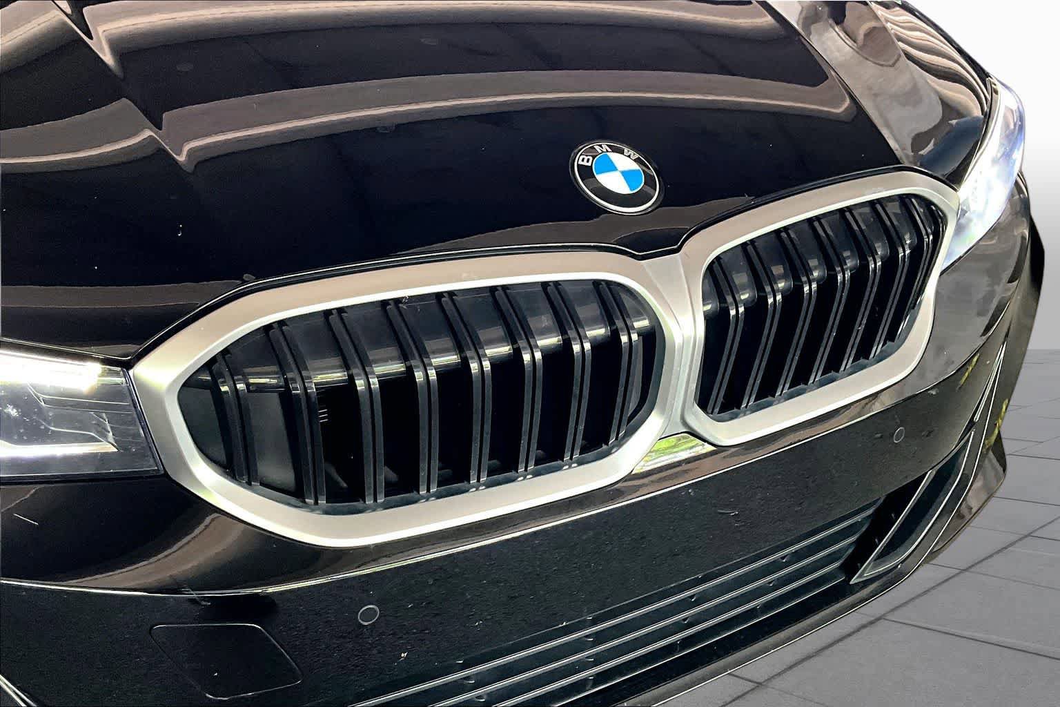 Used 2024 BMW 330i Sedan w/ Premium Package RWD image 29