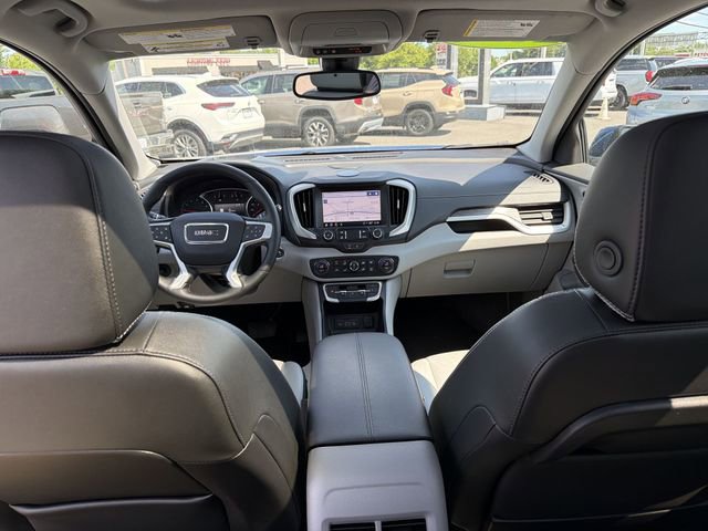 Used 2024 GMC Terrain SLT w/ Infotainment Package II AWD/4WD image 21