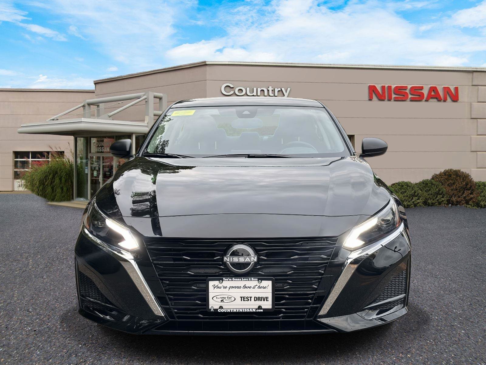 New 2025 Nissan Altima 2.5 SV image 2